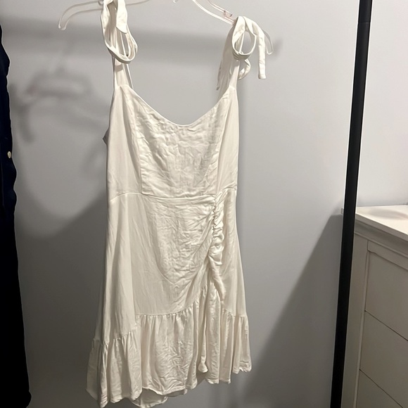 Forever 21 Dresses & Skirts - WHITE MINI DRESS 💍